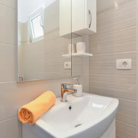 Apartament Fuer 5 Personen Ca 80 Qm In Pula, Istrien Istrische Riviera *